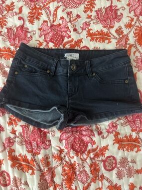 O’Neill low rise black shorts